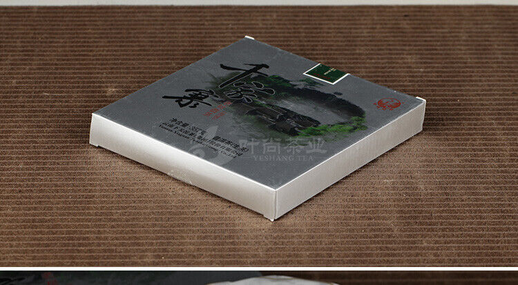 HelloYoung Xiaguan Qian Jia Zhai Wild Aged Old Tree Round Cake Puer Raw Pu'er Tea 357g