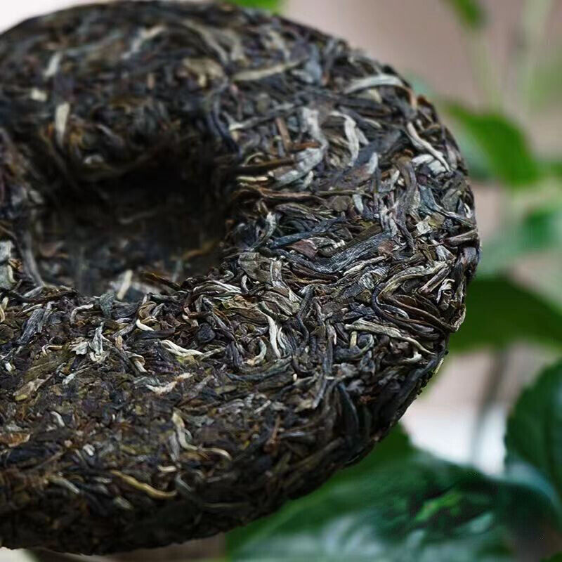 HelloYoung 200g Yiwu Puerh Tea Cake Luoshuidong Pu-erh Shengcha Natural Pu'er Green Tea