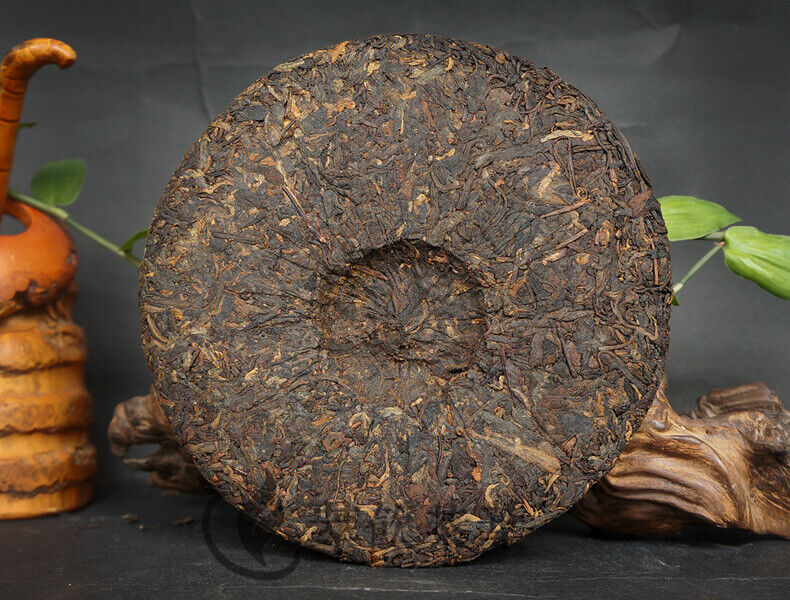 HelloYoung 15 Anniversary Chen Xiang * Lao Tong Zhi Haiwan Old Comrade Ripe Puer 357g
