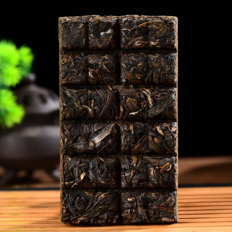 100g Yunnan Pu-erh Brick Tea Organic Old Puerh Raw Tea Premium Pu'er Green Tea Secondary image