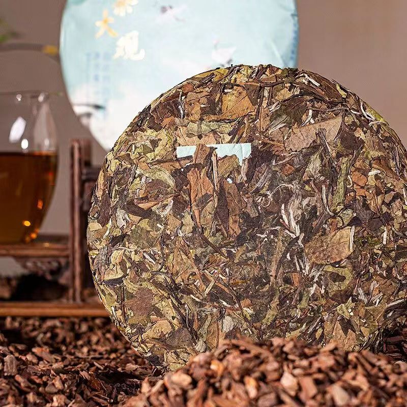 330g White Tea Cake Daguan White Peony Compressed Flower Tea Big Leaf Green Tea Secondary image