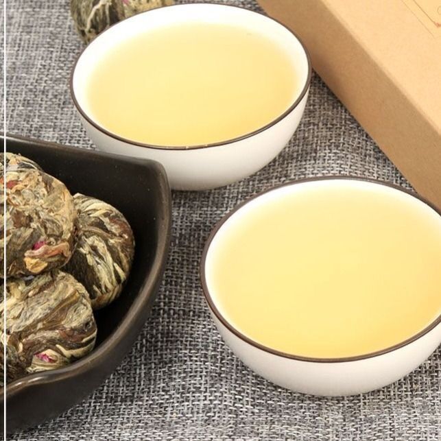 HelloYoung 18pcs Handmade Blooming Flower Tea Blooming Tea Flowers Balls Green Tea Gift Box