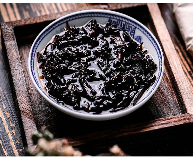 HelloYoung Ripe Puer Golden Buds Cake Menghai Daoshenggen Court Pu'er Tea 357g/12.59oz