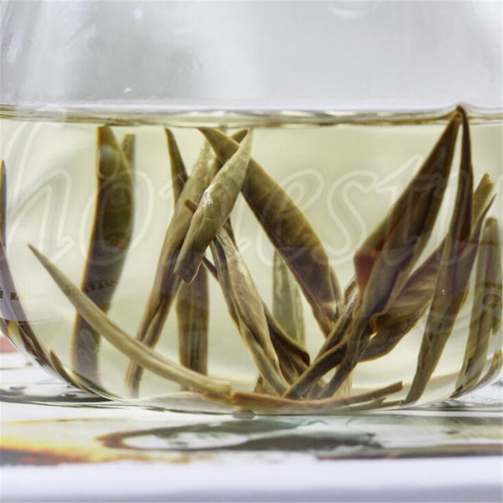 Thé en vrac blanc à l'aiguille d'argent Bai Hao Yin Zhen biologique