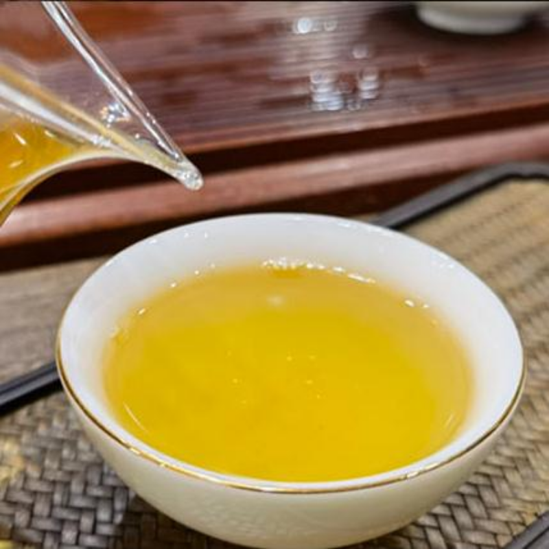 HelloYoung Puerh Sheng Tea Pu'er Green Tea 357g Menghai Pu-erh Tea Cake Xigui Old Tree