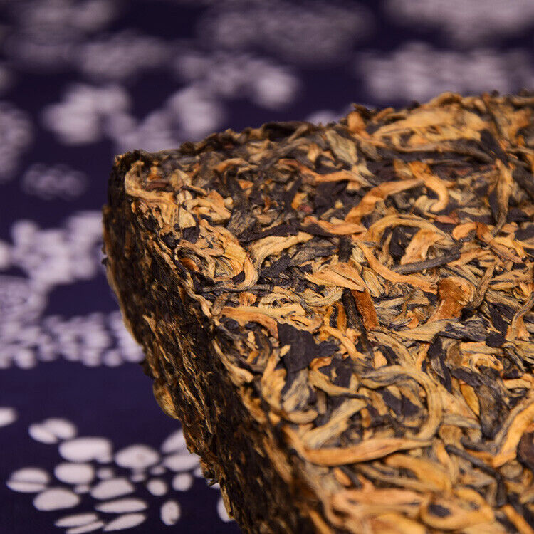 HelloYoung TeaFengqing Dian Hong Golden Buds Dianhong Dian Hong Yunnan Black Tea Brick 250g