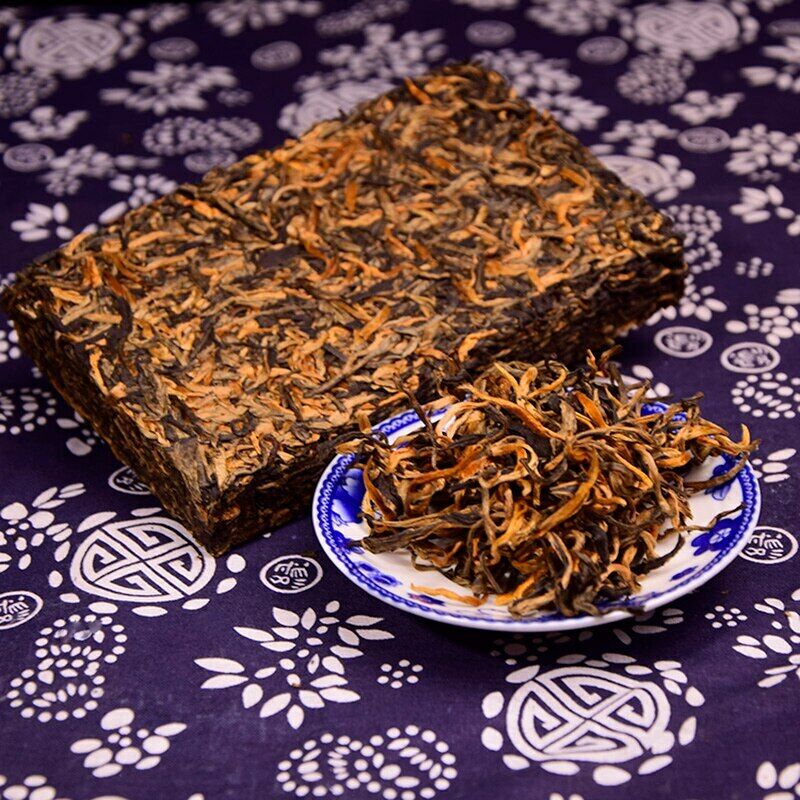 HelloYoung TeaFengqing Dian Hong Golden Buds Dianhong Dian Hong Yunnan Black Tea Brick 250g