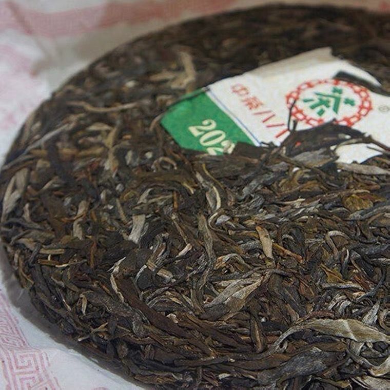 HelloYoung 88 Green Cake Banzhang Big Tree ChinaTea Pu'er Pu-erh Tea Raw Tea 357g
