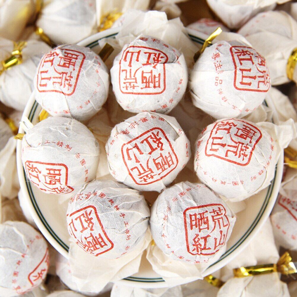 HelloYoung TeaYunnan Wild Tree Black Tea Barren Mountain Handmade Dragon Pearl 100g Main image