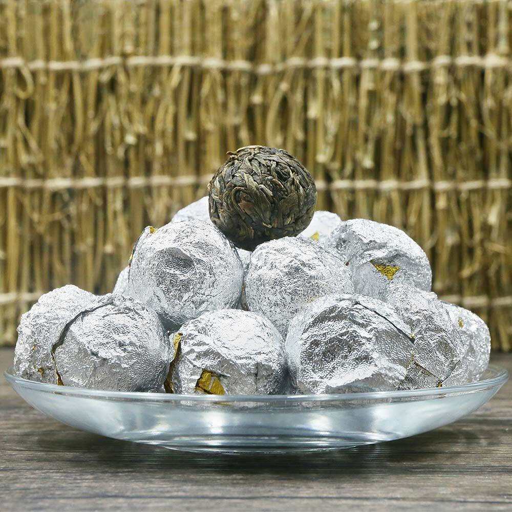 HelloYoung Chinese Sheng Puer Tea Yi Wu Big Tree Dragon Pearl Mini Raw Puer Tuocha 50g Main image