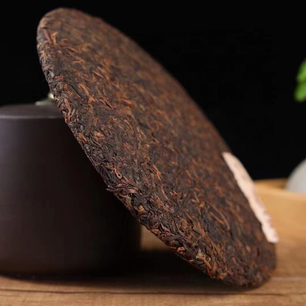 357g Yunnan Palace Ripe Pu-erh Tea Cake Aged Puerh Cooked Tea Old Pu'er Tea Secondary image