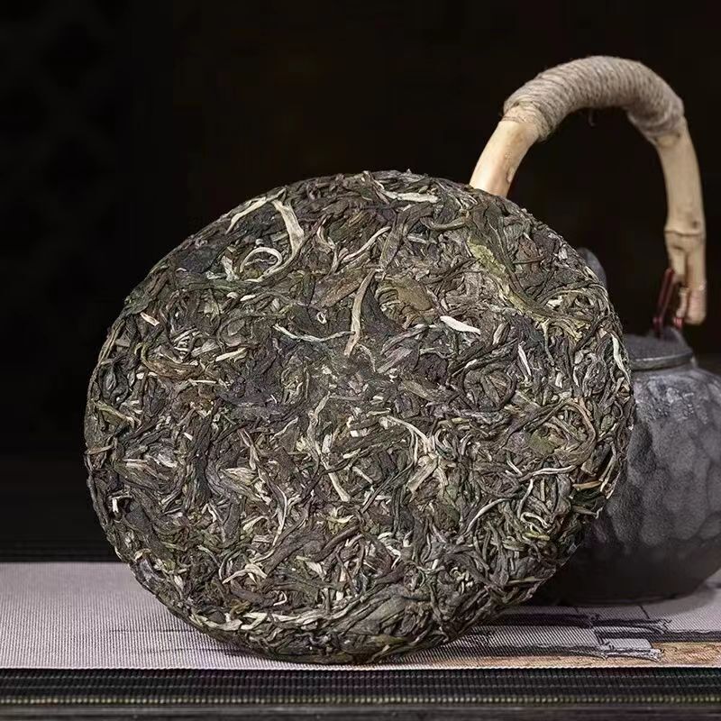 357g Raw Pu'er Tea Cake Yunnan Lincang Puerh Sheng Tea Bangdonggucha Pu-erh Tea Secondary image