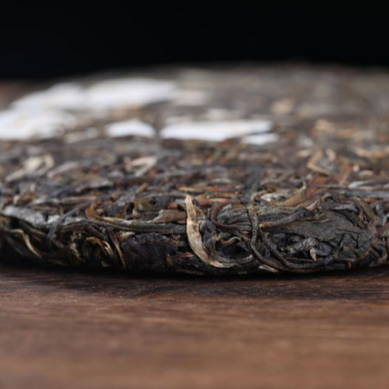 Gâteau au thé Pu'er du Yunnan Yiwu 357g thé cru Pu'er du début du printemps