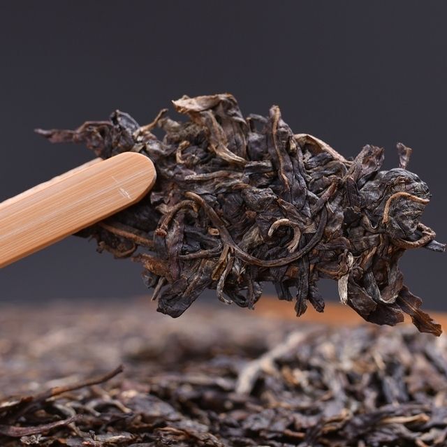 HelloYoung MENGKU Rongshi Mu Ye Chun Pu'er Tea Early Spring Pu-erh Tea Cake 400g Raw