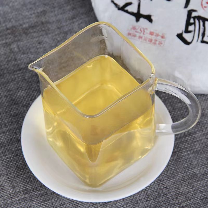357g Iceland Old Tree Puerh Raw Tea Cake Yunnan Pu-erh Sheng Tea Pu'er Green Tea Secondary image