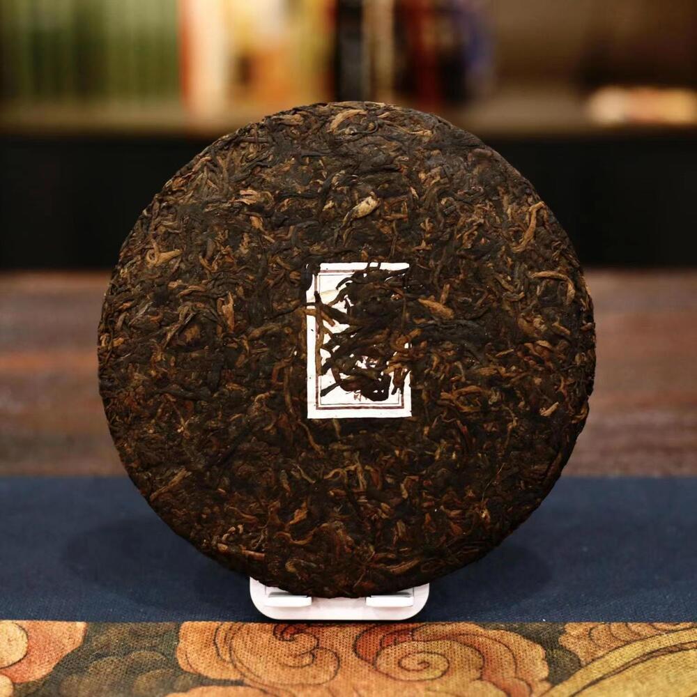 357g Yunnan Qizi Aged Puerh Ripe Tea Cake Hundred Year Old Tree Pu'er Black Tea Secondary image