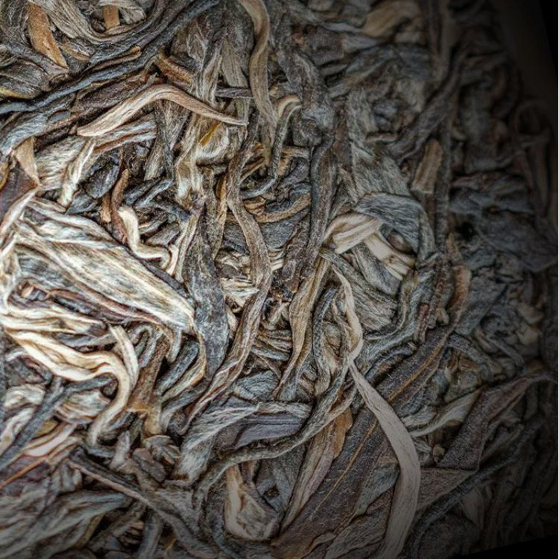 357g Yiwu Raw Puerh Tea Cake Yunnan Ancient Tree Pu-erh Shengcha Pu'er Green Tea