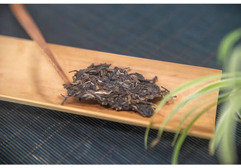 HelloYoung Li Ming Classic Time-Honored Pu-erh Tea Cake Yunnan Puer Tea 357g Raw Pu'er