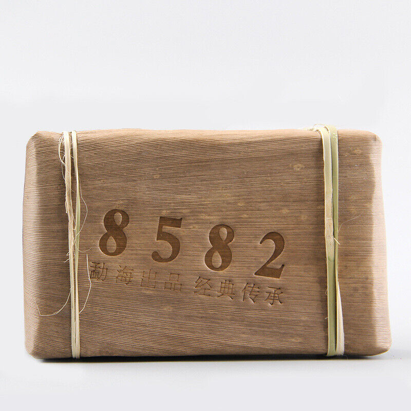 HelloYoung Yunnan Menghai Classical 8582 Raw Puer Tea Brick Old Tree Sheng Puerh 250g
