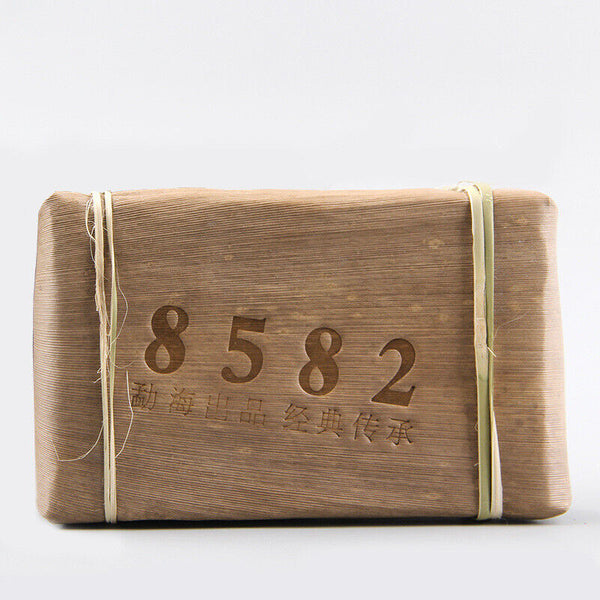 HelloYoung Yunnan Menghai Classical 8582 Raw Puer Tea Brick Old Tree Sheng Puerh 250g