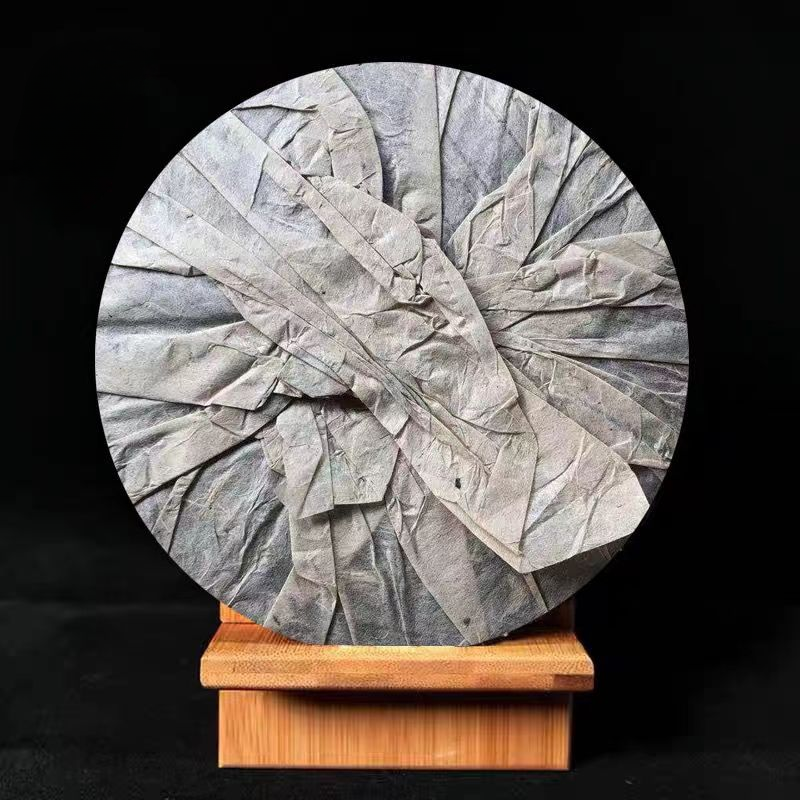 357g Yunnan Old Puerh Tea Yiwu Aged Pu-erh Raw Tea Cake Chinese Pu'er Tea Secondary image