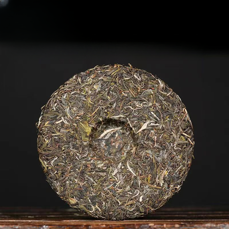 357g Yunnan Raw Puerh Tea Cake Spring Pu'er Sheng Tea Premium Pu-erh Tea Secondary image