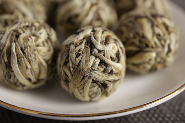 Handmade Moonlight Yunnan White Tea Beauty Silver Needle White Tea Ball Long Zhu