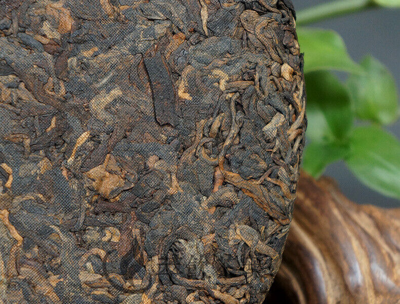 HelloYoung 15 Anniversary Chen Xiang * Lao Tong Zhi Haiwan Old Comrade Ripe Puer 357g