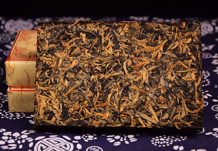 HelloYoung TeaFengqing Dian Hong Golden Buds Dianhong Dian Hong Yunnan Black Tea Brick 250g