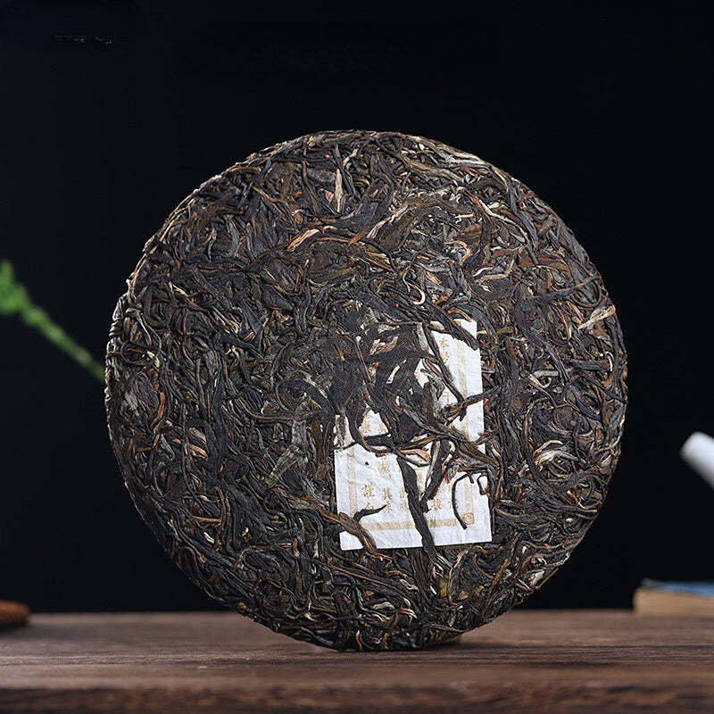 357g Yunnan Yiwu Puerh Raw Tea Cake Early Spring Pu-erhshengcha Pu'er Green Tea Secondary image