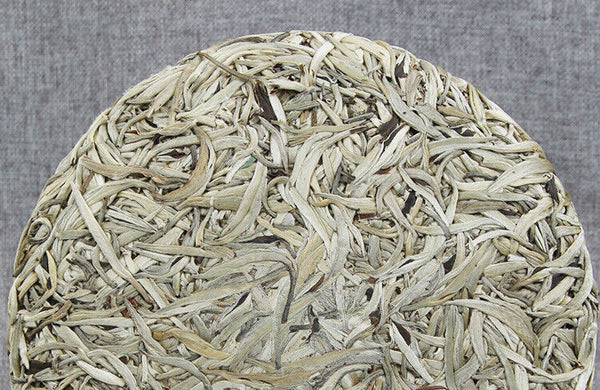 HelloYoung Silver Needle White Tea Ancient Tree Yunnan Moonlight White Single Bud 357g