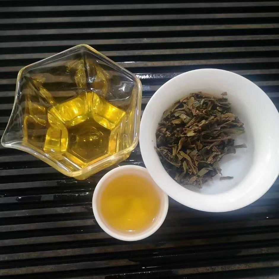 357g Organic Bingdao Raw Pu-erh Tea Pu'er Tea Yunnan Iceland Pu-erh Raw Tea Cake Secondary image