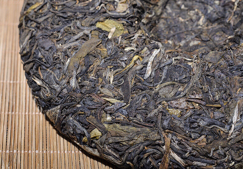 HelloYoung Yr YunNan Pu-erh Mengku YUE CHEN YUE XIANG Raw Tea Qizi Bing Puerh 357g