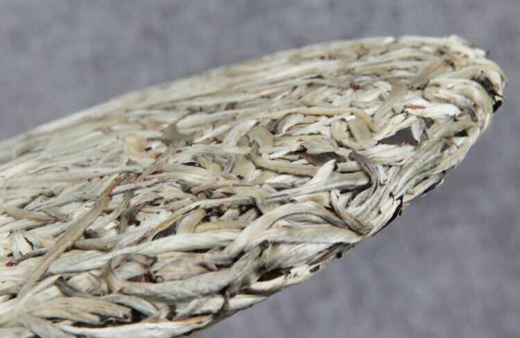 HelloYoung Silver Needle White Tea Ancient Tree Yunnan Moonlight White Single Bud 357g