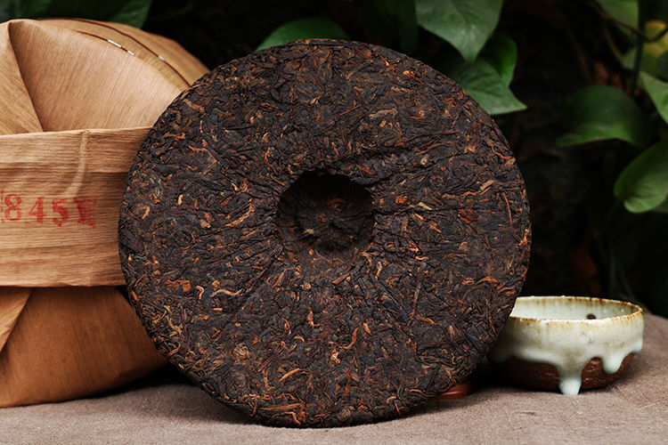 HelloYoung Yun Nan Qi Zi Bing Cha Yunnan Menghai LangHe 8451 Pu'er Puerh Ripe Tea 357g