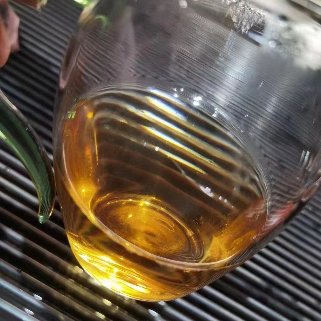 Yunnan Raw Puerh Old Tea Cake Mengku Shuang Jiang Aged Raw Pu'er Cake Tea 390g