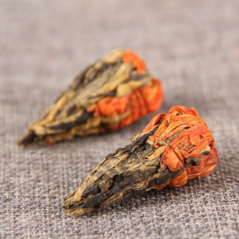 HelloYoung TeaYunnan Black Tea Fengqing Handmade Lily Pagoda Dianhong Chinese Tea 100g Secondary image