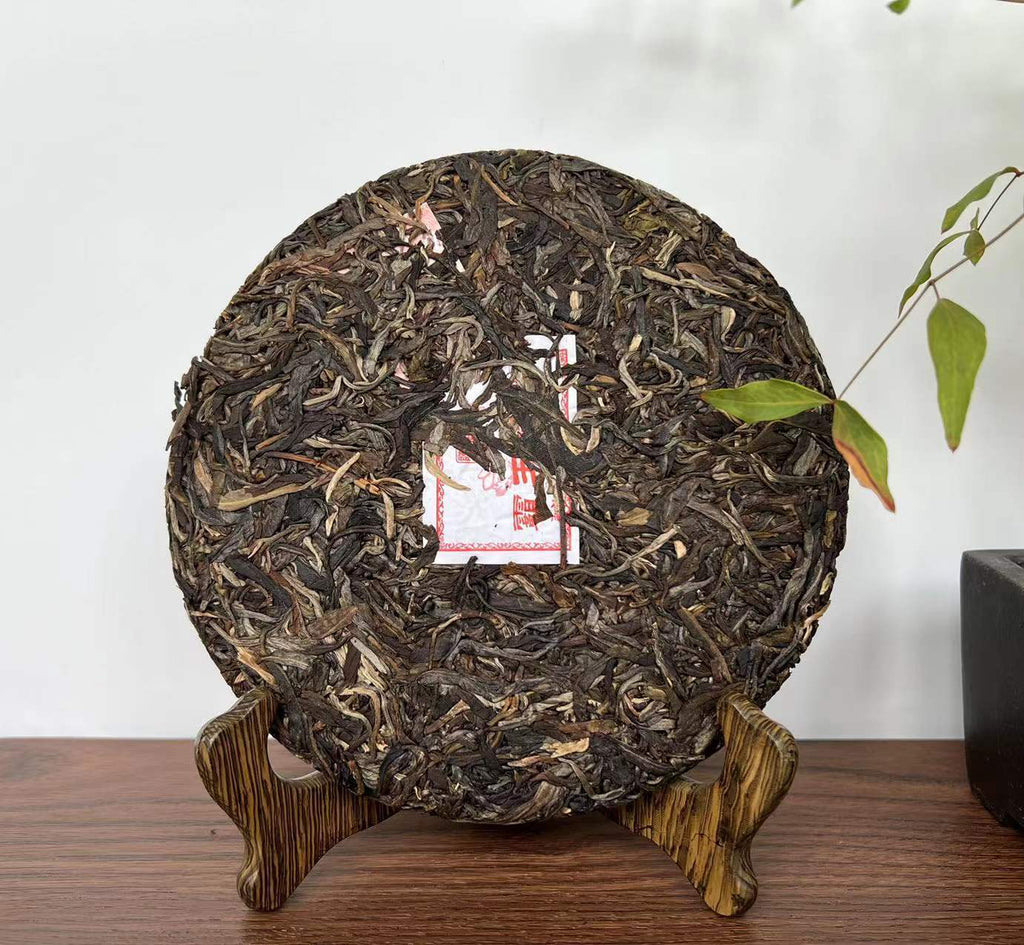 HelloYoung Ba Wang Qing Bin (Overlord Green Cake) Chensheng Hao Pu-erh Tea Raw 357g