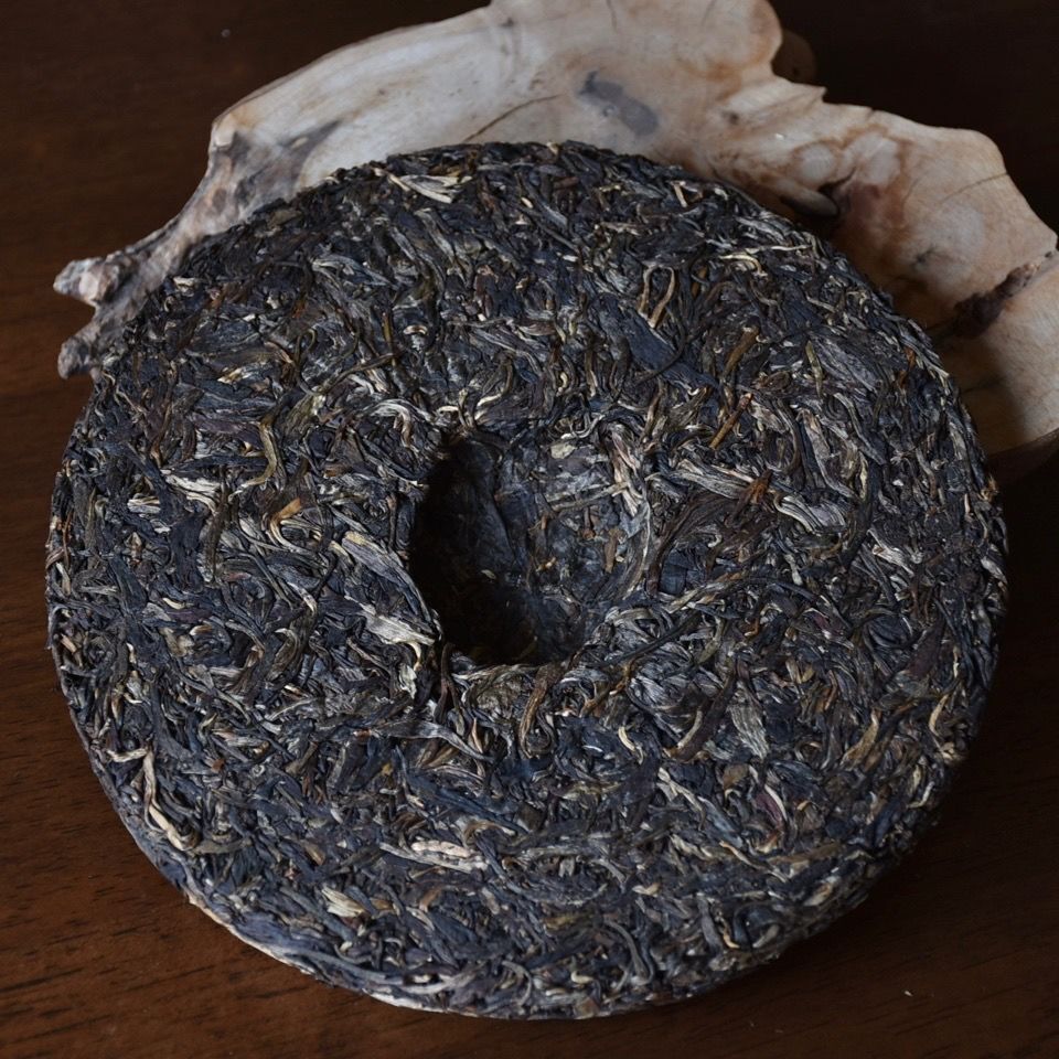 HelloYoung Mengku Rongshi 2007 Puerh Tea"Qiao Mu Wang" (King Arbor) Aged Shen Puer Tea 500g