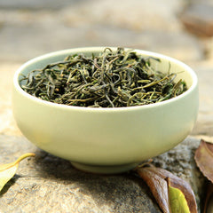 HelloYoung Chinese High Mountain Green Tea Xieyu Green Tea 谢裕大黄山毛峰绿茶茶叶传统古法实惠袋装 200g 高山云雾茶毛尖