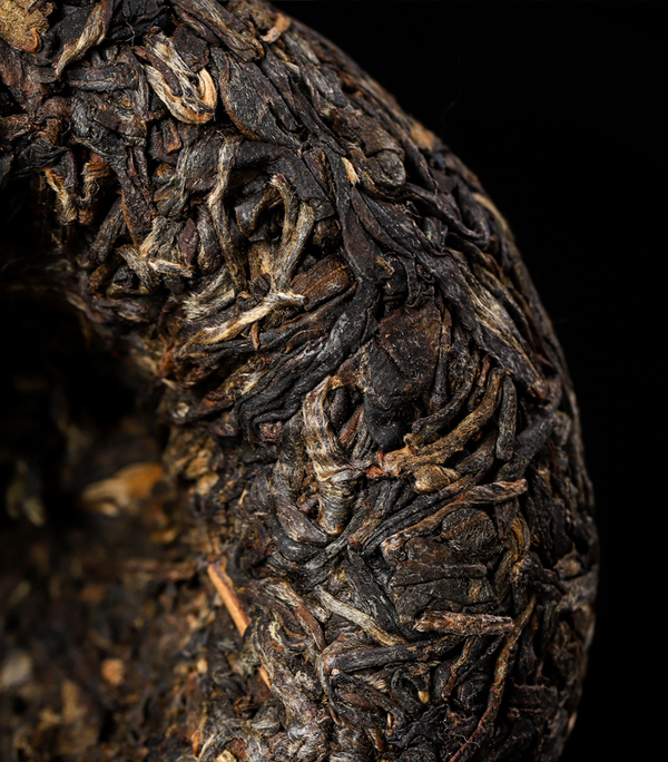 HelloYoung Yunnan Menghai Ba Jiao Ting Sheng Tuo Cha Bulang Mt. Pu'er Tea Raw 500g Box