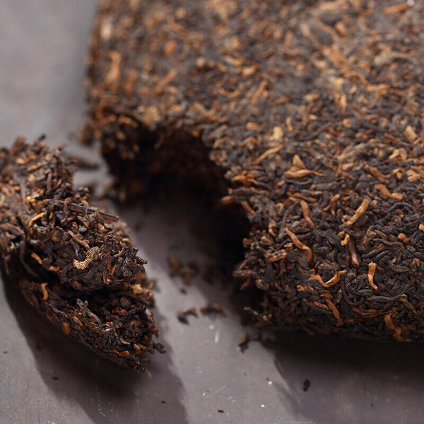 HelloYoung Menghai Taetea Dayi Wei Zui Yan Classic Pu'er Cake Ripe Tea 357g/12.59oz