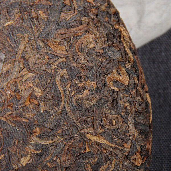 HelloYoung Yunnan Pu'er Tea Liangpin Series Haiwan Old Comrade Lianggong Ripe Tea 400g