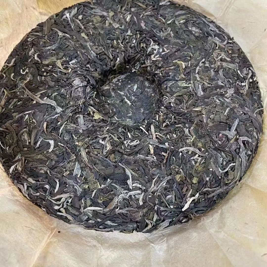 327g Yunnan Raw Pu'er Tea Old Tree Pu-erh Raw Tea Cake Wujinhao Puerh Cake Tea