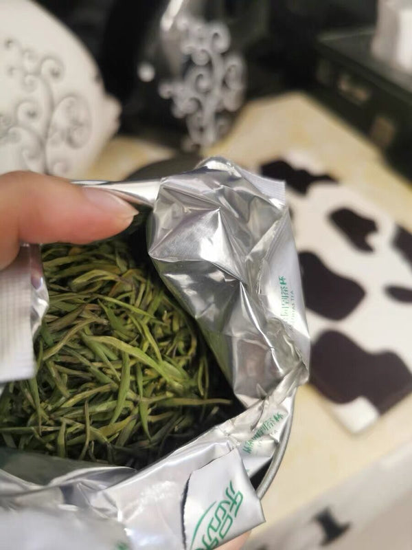 100g Chinese Green Tea Ming Qian Silver Jar Que She Queshe Sparrow's Tongue