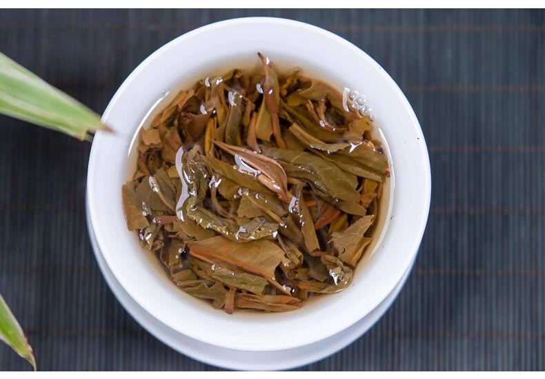 HelloYoungTea 2017 Li Ming Classic Time-Honored Puerh Tea Cake Yunnan Puer Tea Raw Pu'er 357g