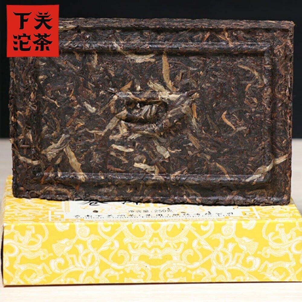 HelloYoung Xiaguan Sheng Puerh Cang Er Fangzhuan Brick Aged Raw Puer 250g Secondary image