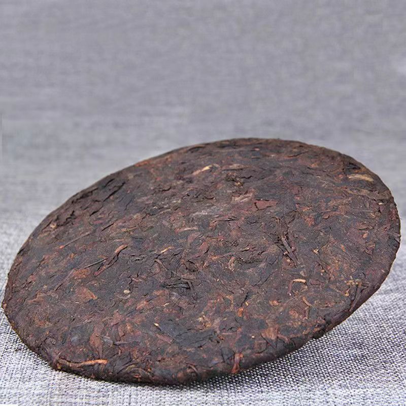 357g Ripe Puerh Tea Yiwu Old Tree Pu'er Cooked Tea Cake Yunnan Pu-erh Black Tea Main image