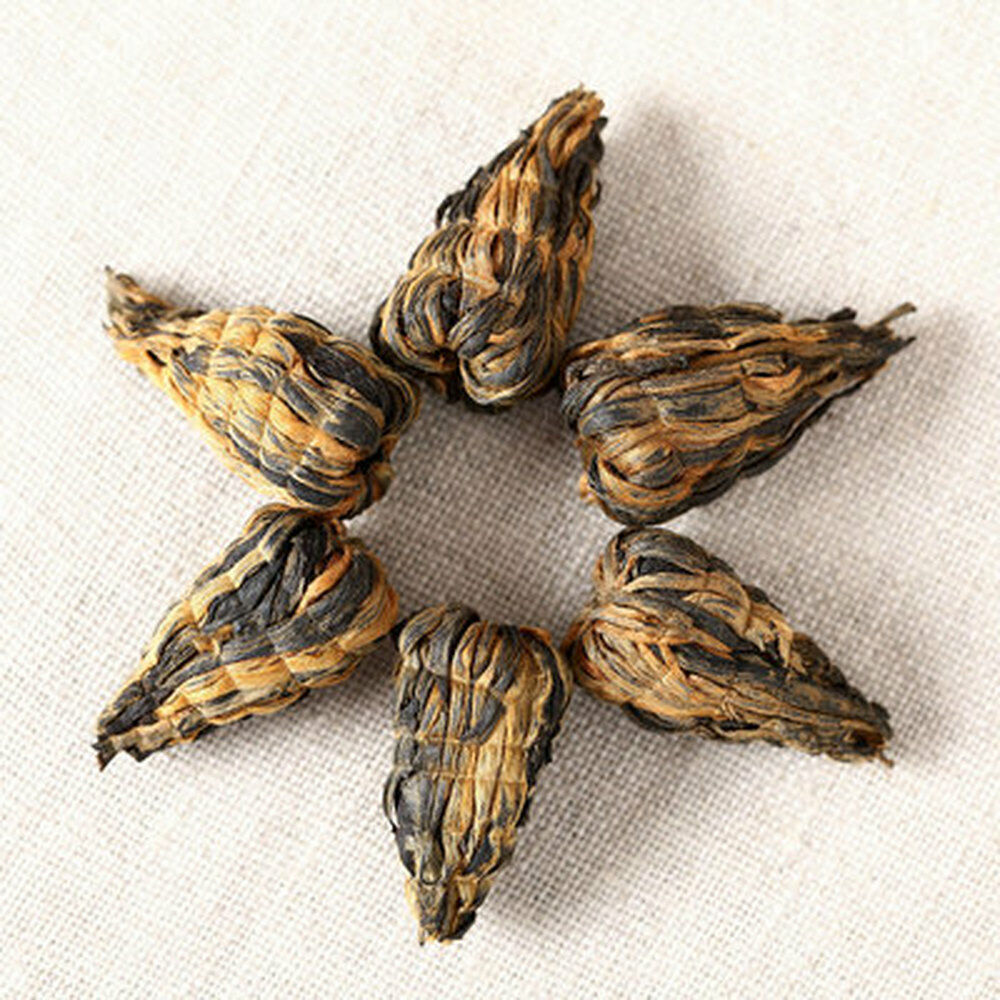 HelloYoung Original Dianhong Black Tea Chinese Yunnan Tea 中国茶叶红茶 手工滇红茶 云南凤庆滇红茶 宝塔红茶250g/罐 Main image