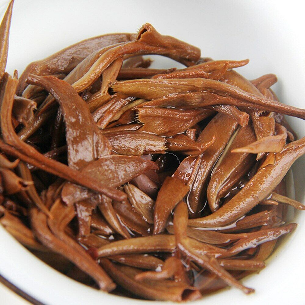 HelloYoung TeaFengqing Big Golden Bud Nectar Cake with Strong Fragrance Black Tea 357g